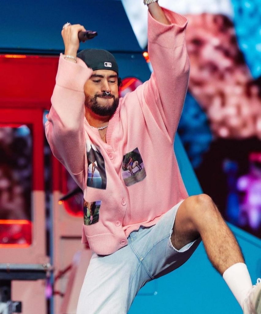 Bad Bunny Wiki, Age, Girlfriend, Wife, Net Worth, Family, Biography & More